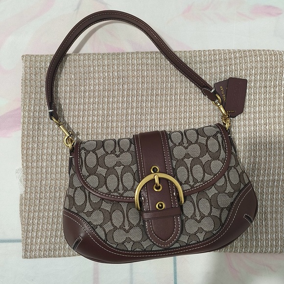 Coach Handbags - Coach Vintage Leather Saddle Bag